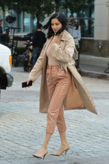Adriana Lima in a Beige Colored Ensemble in NYC 10/04/2018 фото №1106402