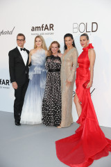 Adriana Lima – amfAR’s Cinema Against AIDS Gala in Cannes фото №1073025