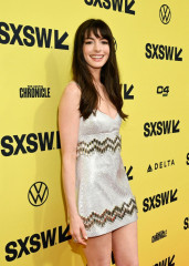 Anne Hathaway – “The Idea of You” Premiere During 2024 SXSW Red Carpet фото №1391310