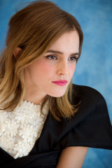 Emma Watson – ‘Beauty and the Beast’ Press Conference at the Montage Hotel  фото №945509