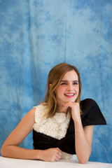 Emma Watson – ‘Beauty and the Beast’ Press Conference at the Montage Hotel  фото №945512