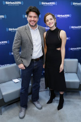 Emma Watson – SiriusXM’s ‘Town Hall’ With Emma Watson on EW Radio in NYC  фото №946687