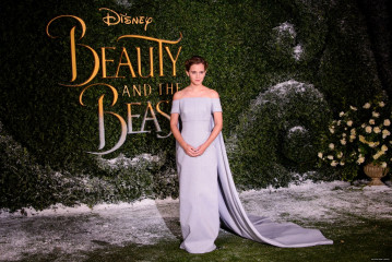 Emma Watson- Premiere ‘Beast And Beauty’ London фото №942999