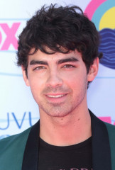 Joe Jonas фото №589648