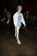 Justin Bieber taking new girl out of his home to a club in Hollywood фото №1055620