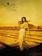 Monica Bellucci by Phillip Dixon for Harper's Bazaar US (March 1990) фото №1323632