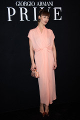 Olga Kurylenko at Giorgio Armani Show at Paris Fashion Week фото №1386315