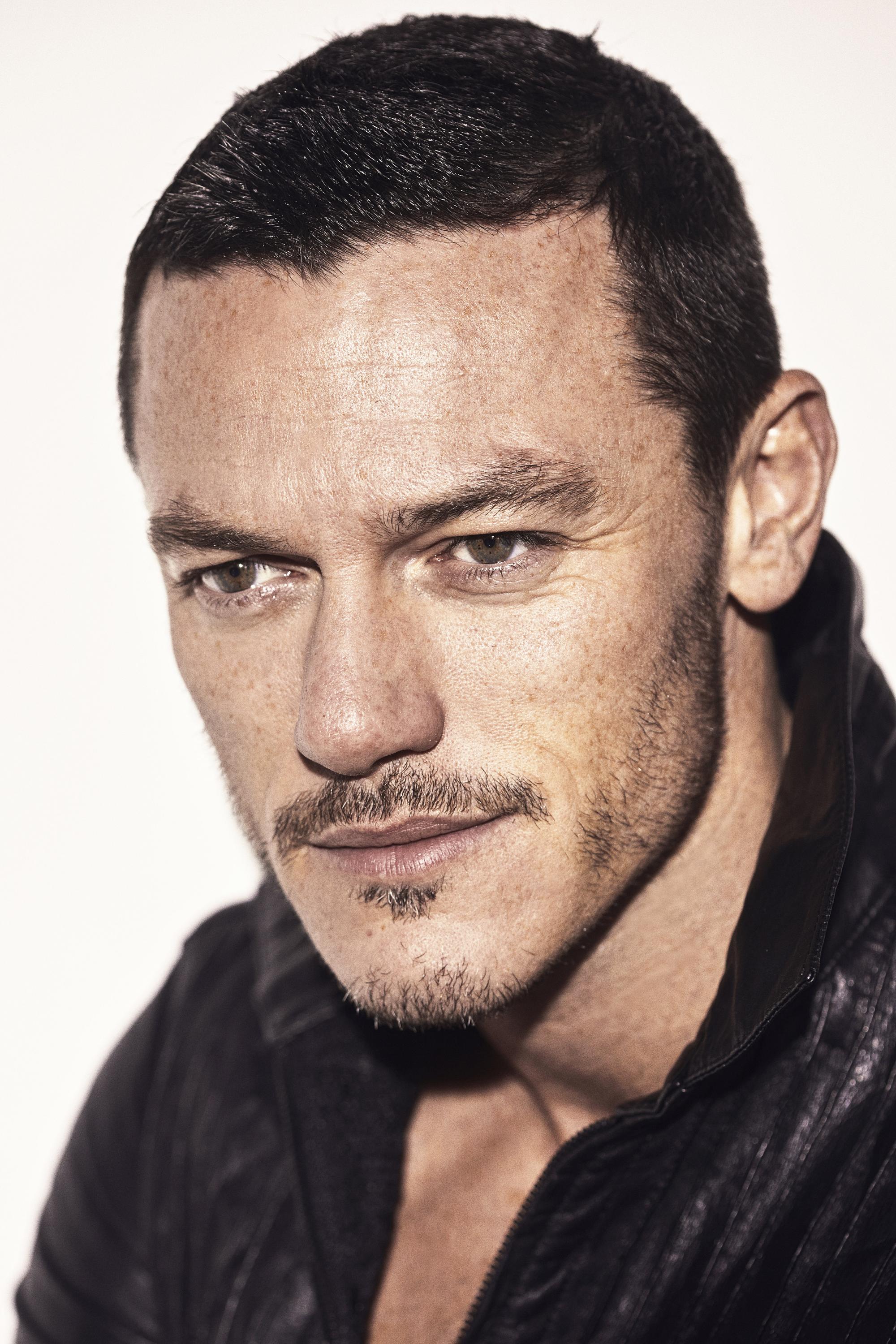 Люк Эванс - Luke Evans фото №818230