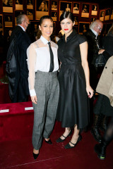 Alexandra Daddario-Dior Fashion Show in Paris фото №1339176