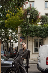 Alexandra Micu - Harper’s Bazaar Espana 2019 by Olivia Frolich  фото №1240370