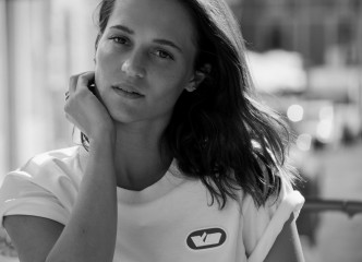 Alicia Vikander by Matthew Brookes for Elle France (2020) фото №1276540