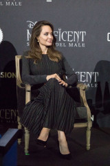 Angelina Jolie - 'Maleficent Mistress of Evil' Masterclass in Rome 10/07/2019 фото №1225776
