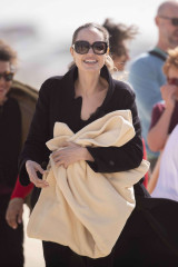 Angelina Jolie - Fuerteventura, Spain 11/09/2019 фото №1232481