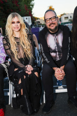 Avril Lavigne – Ashton Michael RTW + 10 Year Anniversary Show “Punk Tsugi” in LA фото №1380836
