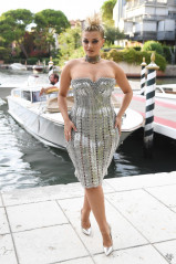 Bebe Rexha - Dolce & Gabbana 'Alta Moda' Show in Venice 08/29/2021 фото №1307622