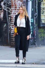 Blake Lively - Out in New York 11/18/2021 фото №1323287