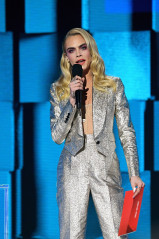 Cara Delevingne - American Music Awards in Los Angeles (Show) | 22.11.2020 фото №1283269
