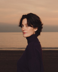 Carrie-Anne Moss by Ryan Pfluger for NY Times (Dec 2021) фото №1330613
