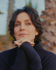 Carrie-Anne Moss by Ryan Pfluger for NY Times (Dec 2021) фото №1330610