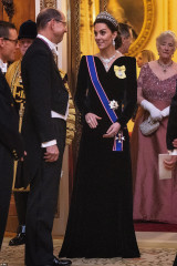 Catherine, Duchess of Cambridge фото №1238796