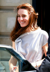 Catherine, Duchess of Cambridge фото №1210604
