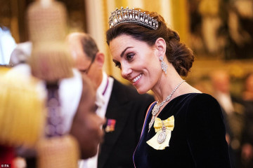 Catherine, Duchess of Cambridge фото №1238742