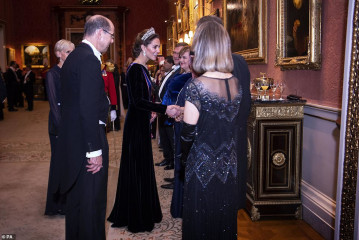 Catherine, Duchess of Cambridge фото №1238791
