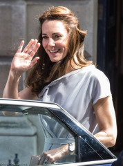 Catherine, Duchess of Cambridge фото №1210594