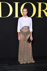 Charlize Theron at Dior Fashion Show at Paris Fashion Week 09/26/2023 фото №1377756