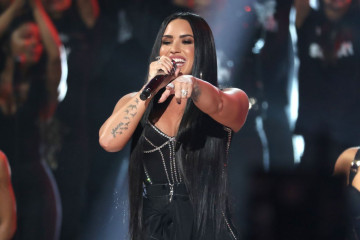 Demi Lovato – American Music Awards 2017 in Los Angeles фото №1013969
