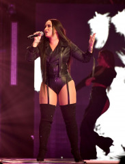 Demi Lovato Performs at Her Tell Me You Love Me Tour in San Jose фото №1048677