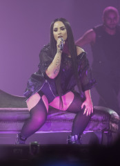 Demi Lovato – Performs in Newcastle  фото №1078753