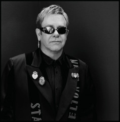 Elton John фото