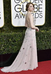 Emma Stone – Golden Globe Awards in Beverly Hills фото №932575