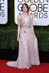 Emma Stone – Golden Globe Awards in Beverly Hills фото №932576