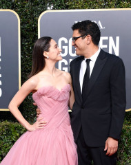  Emmy Rossum with husband - The 76th Annual Golden Globe Awards - Arrivals фото №1133705