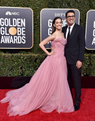  Emmy Rossum with husband - The 76th Annual Golden Globe Awards - Arrivals фото №1133704