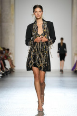 Faretta Radic - Celia Kritharioti Couture Fall/Winter 2023 Fashion Show in Paris фото №1373056