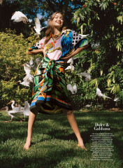 Gigi Hadid – Vogue Magazine January 2020 фото №1237449