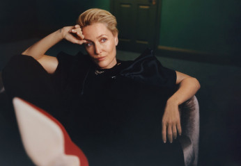 Gillian Anderson by Charlotte Hadden for InStyle || March 2021 фото №1289376