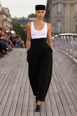 Azzedine Alaia Spring/Summer 2024 Fashion Show in Paris фото №1373015