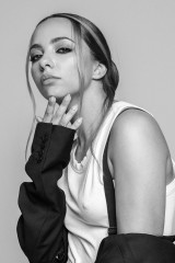 Jade Thirlwall – Photoshoot for “Woman Like Me” Vertical Video (2018) фото №1123747