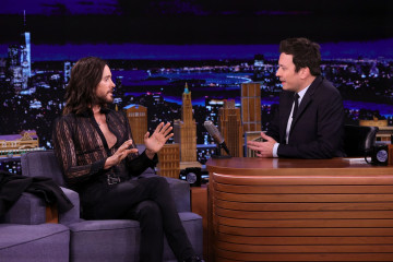 Jared Leto - The Tonight Show Starring Jimmy Fallon in New York 11/16/2021 фото №1322645