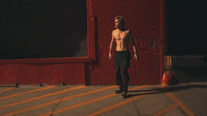 Jared Leto - 30STM Music Video 'Hurricane' (2010) фото №1323458