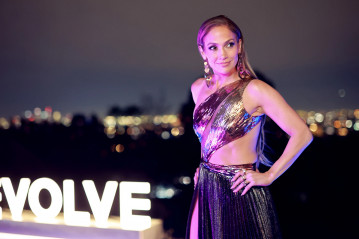 Jennifer Lopez - 'JLo x Revolve' Event in Los Angeles 03/18/2023 фото №1367071