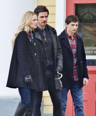 Jennifer Morrison on the set of ‘Once Upon A Time’ in Vancouver фото №941697