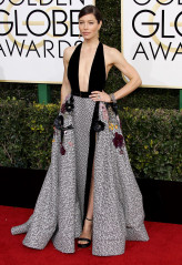 Jessica Biel – Golden Globe Awards in Beverly Hills фото №932473