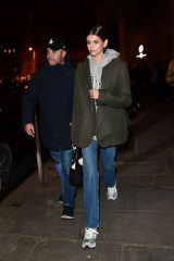Kaia Gerber - Out in Paris фото №1244009