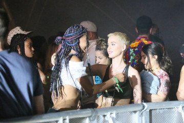 Katy Perry – Coachella Valley Music and Arts Festival in Indio фото №956860