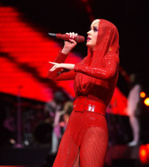 Katy Perry performs at Witness Tour at Portland’s Moda Center фото №1037753